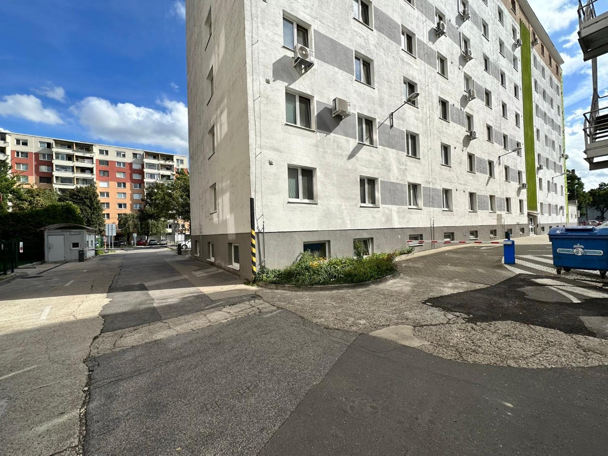 Cozy Studio Apartment In The Wider Center Братислава Экстерьер фото