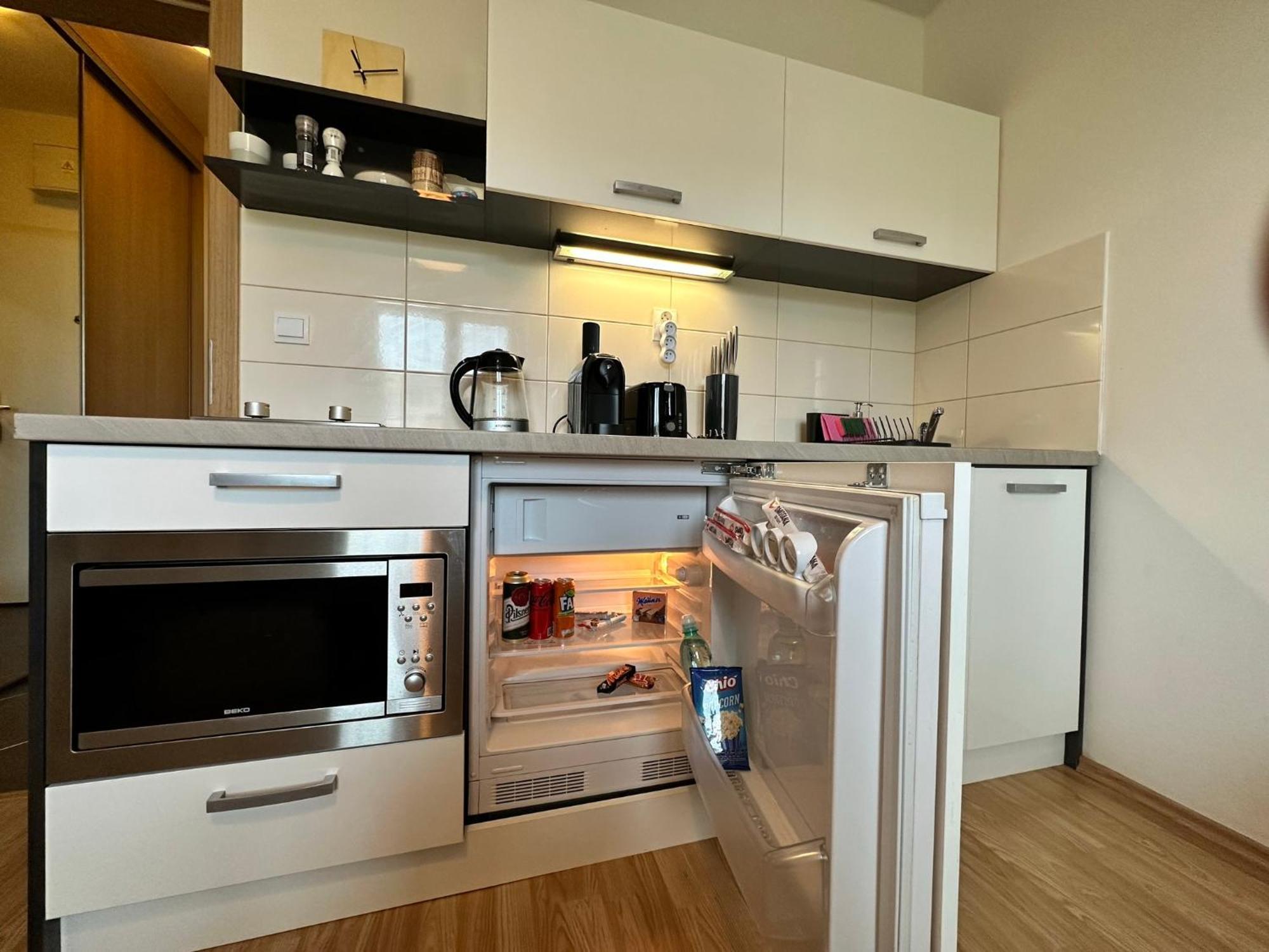 Cozy Studio Apartment In The Wider Center Братислава Экстерьер фото
