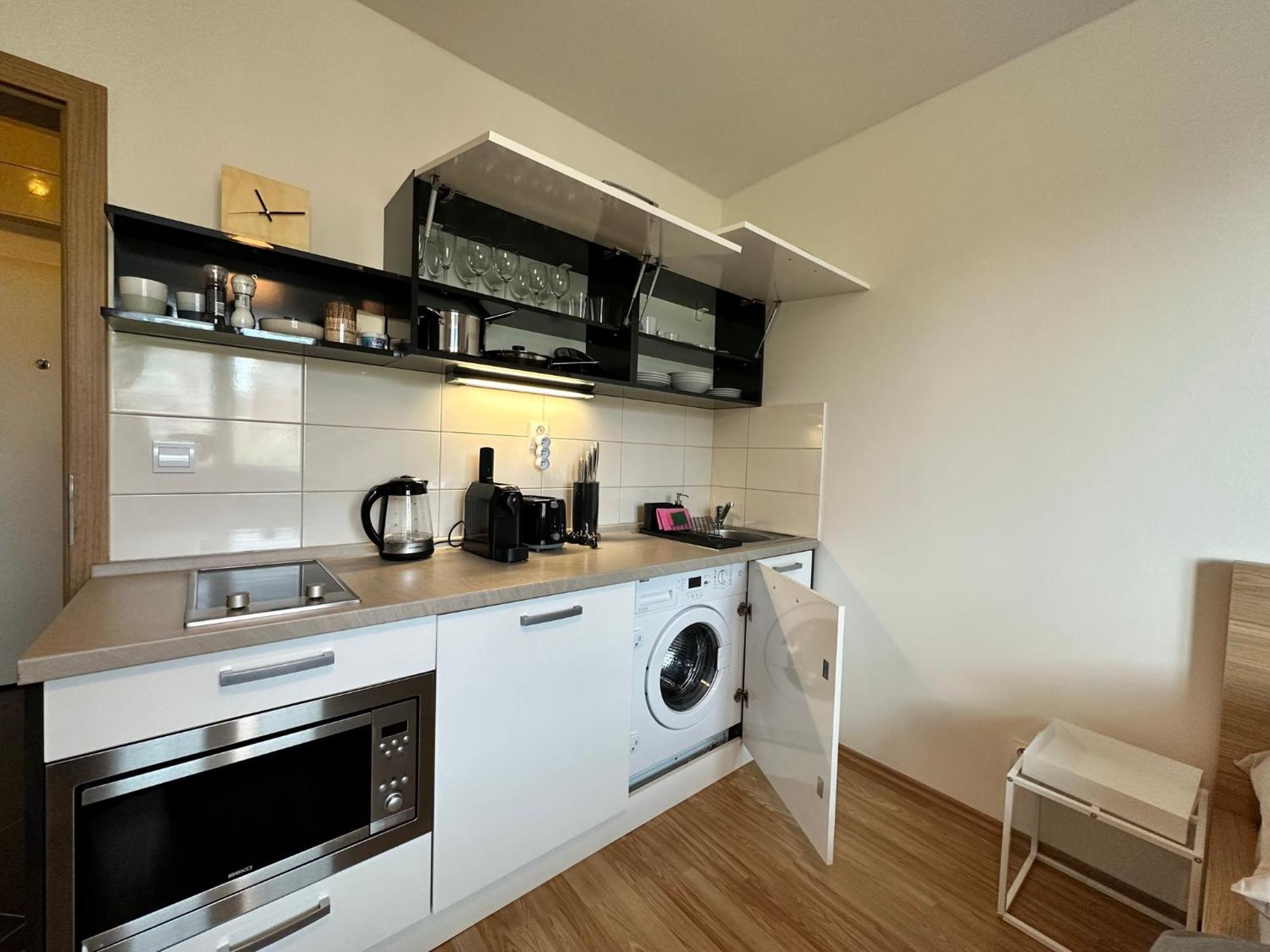 Cozy Studio Apartment In The Wider Center Братислава Экстерьер фото