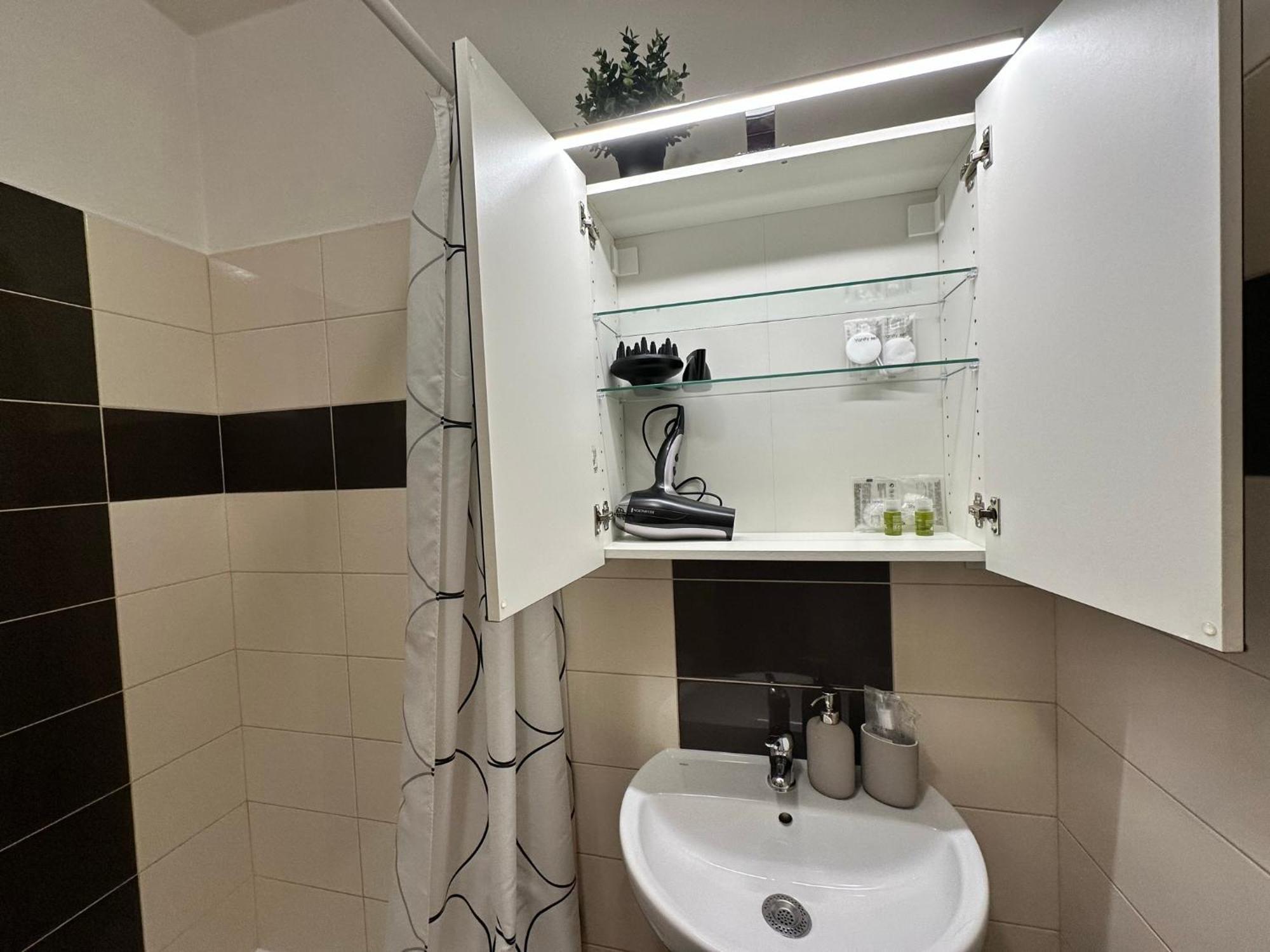 Cozy Studio Apartment In The Wider Center Братислава Экстерьер фото